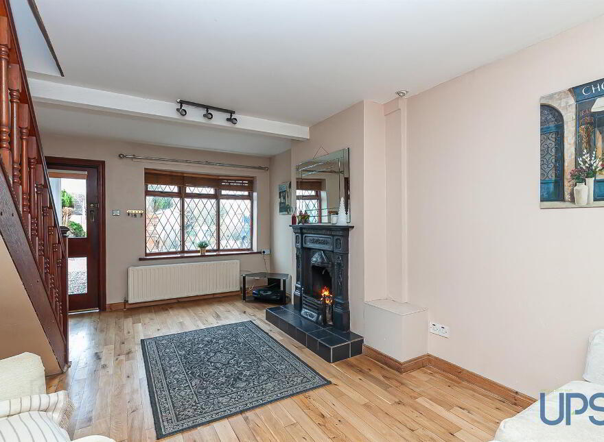 6 The Hill, Dunmurry, Belfast, BT17 9EY