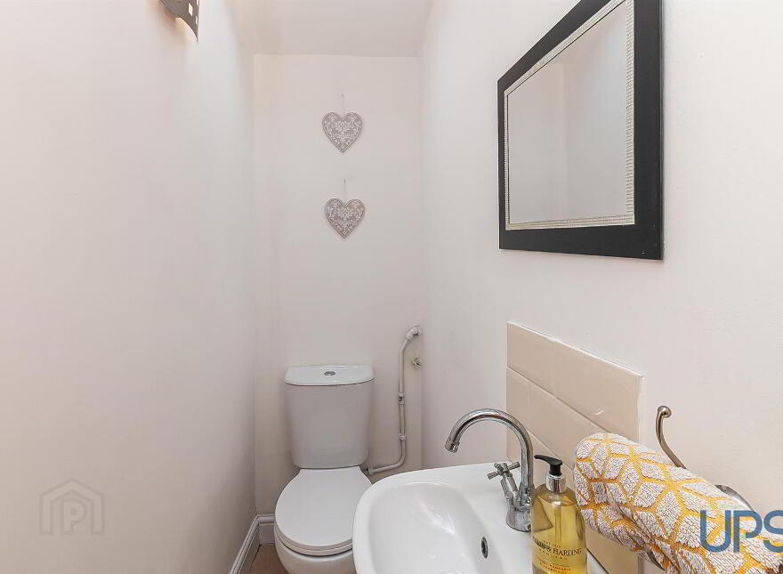 6 The Hill, Dunmurry, Belfast, BT17 9EY