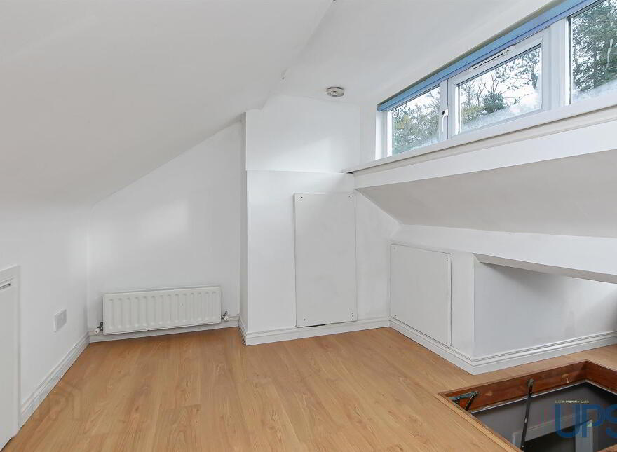 6 The Hill, Dunmurry, Belfast, BT17 9EY