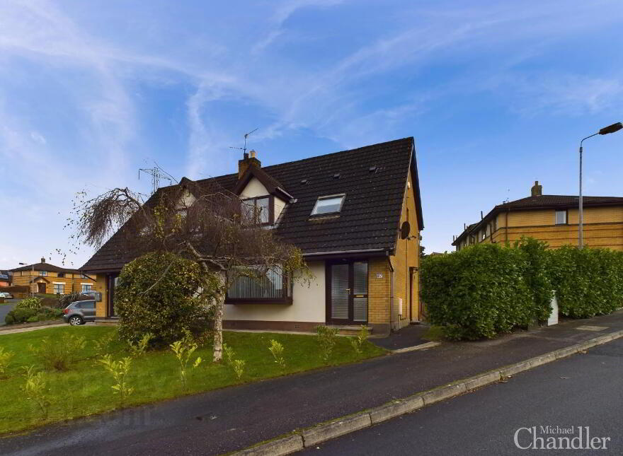 67 Laurelgrove Dale, Belfast, BT8 6ZE photo