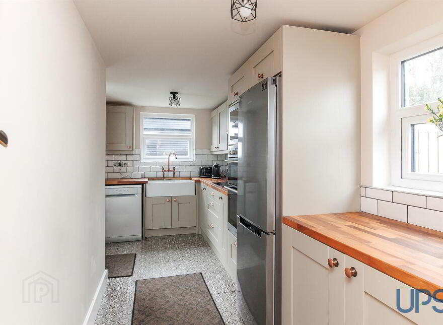 44 St. Meryl Park, Glen Road, Belfast, BT11 8FY