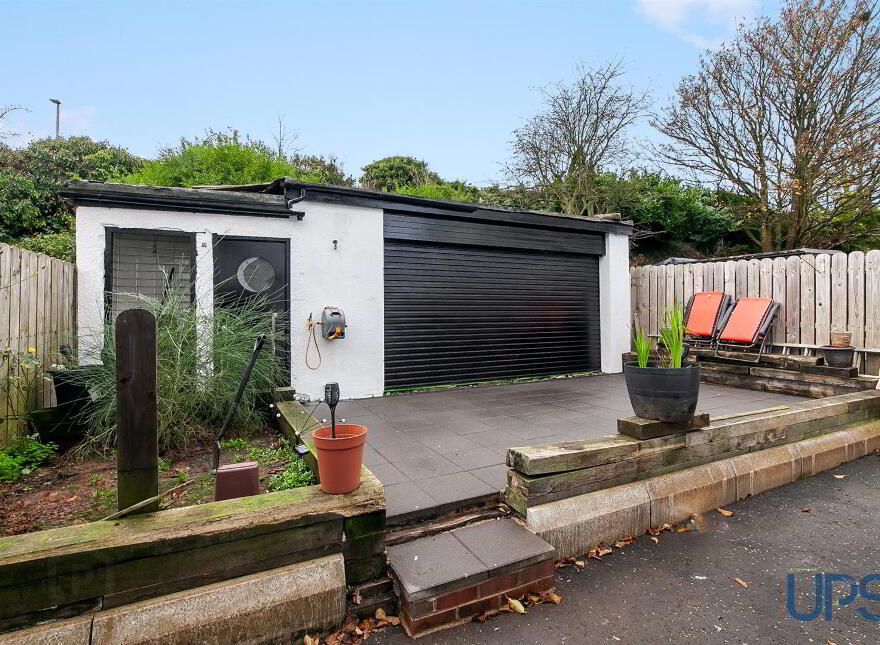 44 St. Meryl Park, Glen Road, Belfast, BT11 8FY