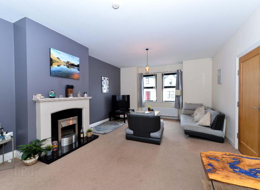 10 Cotswold Close, Saintfield, BT24 7FQ