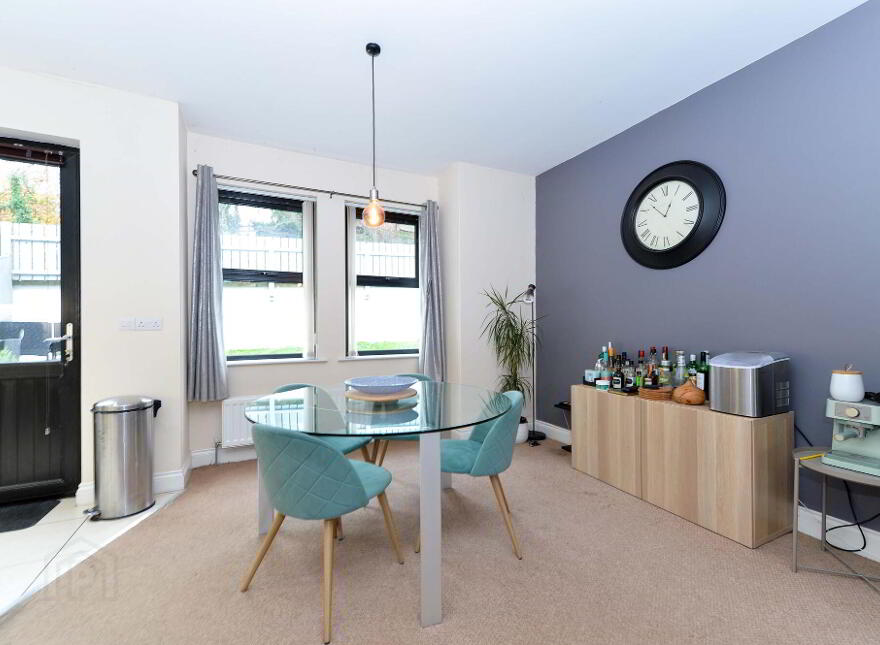 10 Cotswold Close, Saintfield, BT24 7FQ