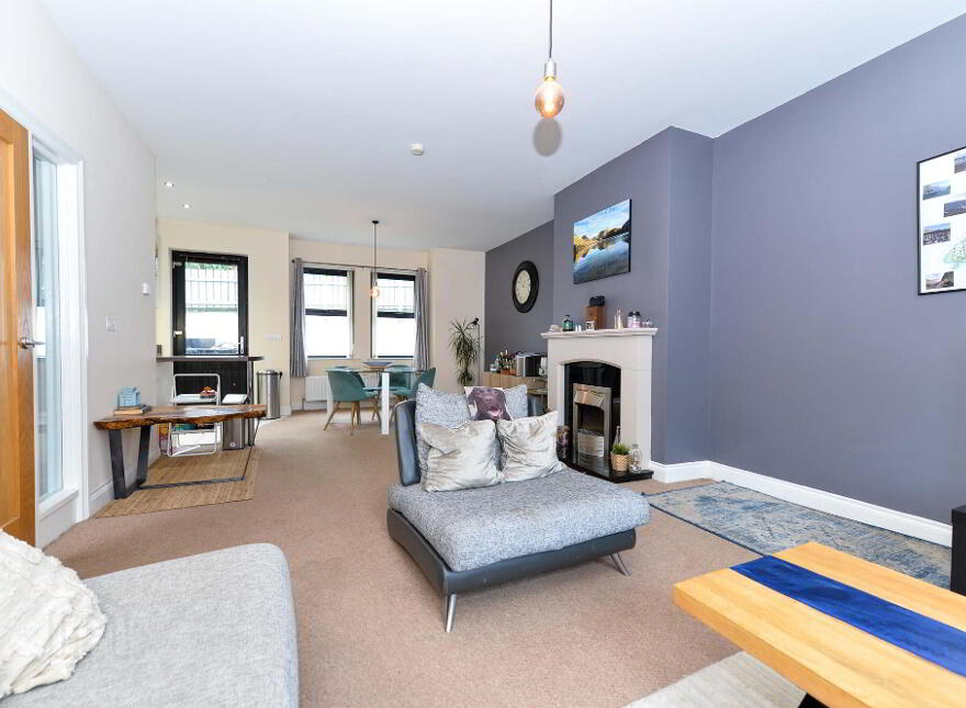 10 Cotswold Close, Saintfield, BT24 7FQ