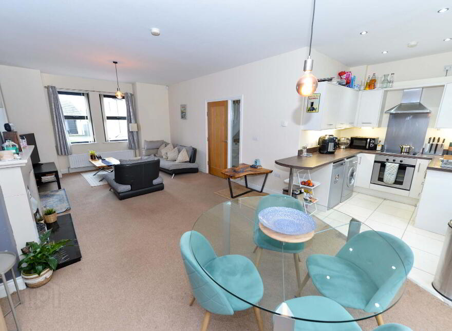 10 Cotswold Close, Saintfield, BT24 7FQ