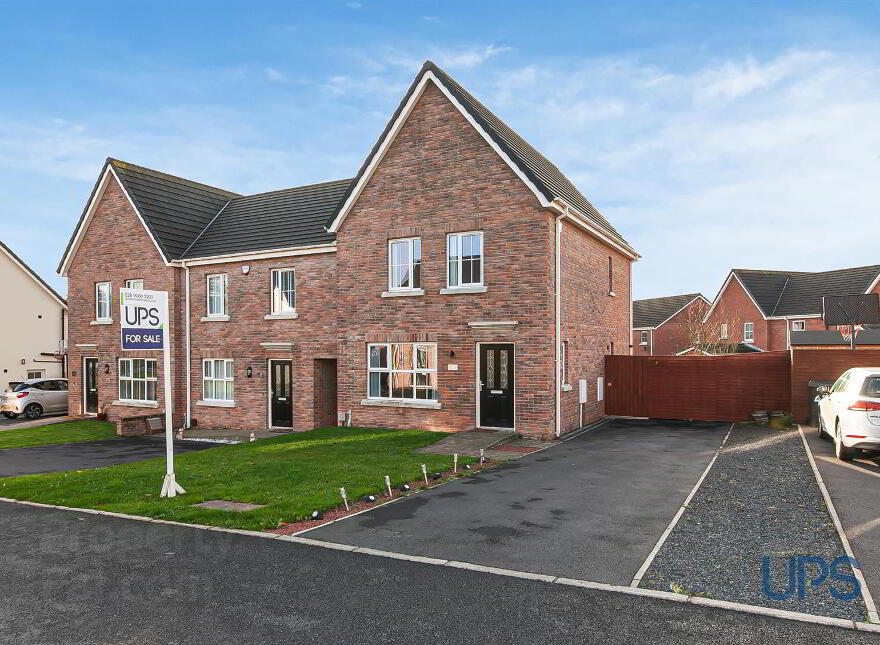 40 Ayrshire Gardens, Lisburn, BT28 2EL photo