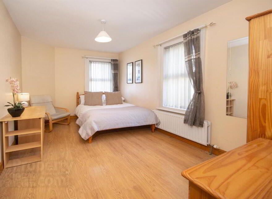 Room 5, 57 Wellesley Avenue, Belfast, DG photo