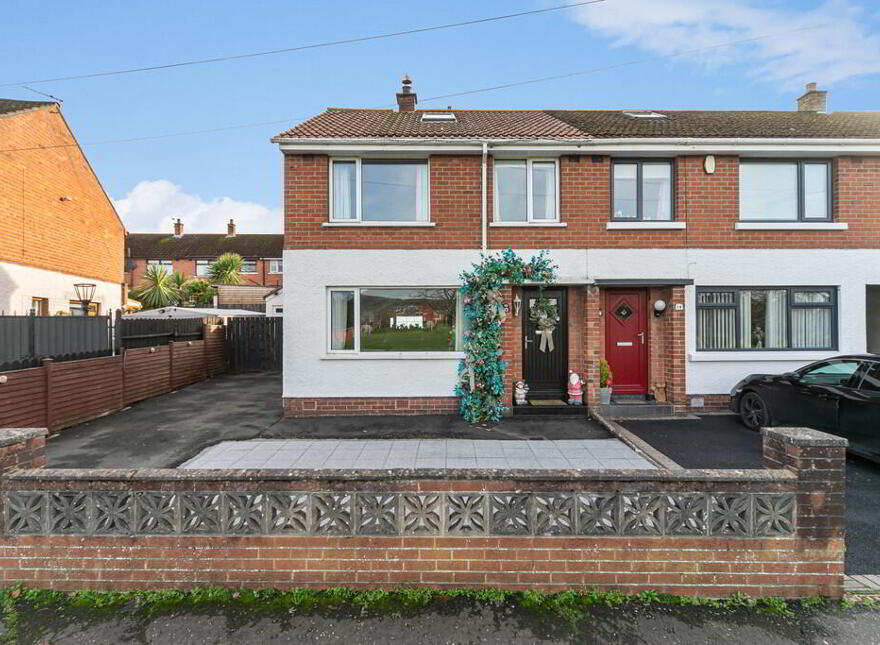 13 Wedderburn Gardens, Belfast, BT10 0FZ photo