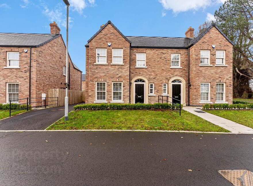 45 Foxleigh Wood, Lurgan, Craigavon, BT67 9GW photo