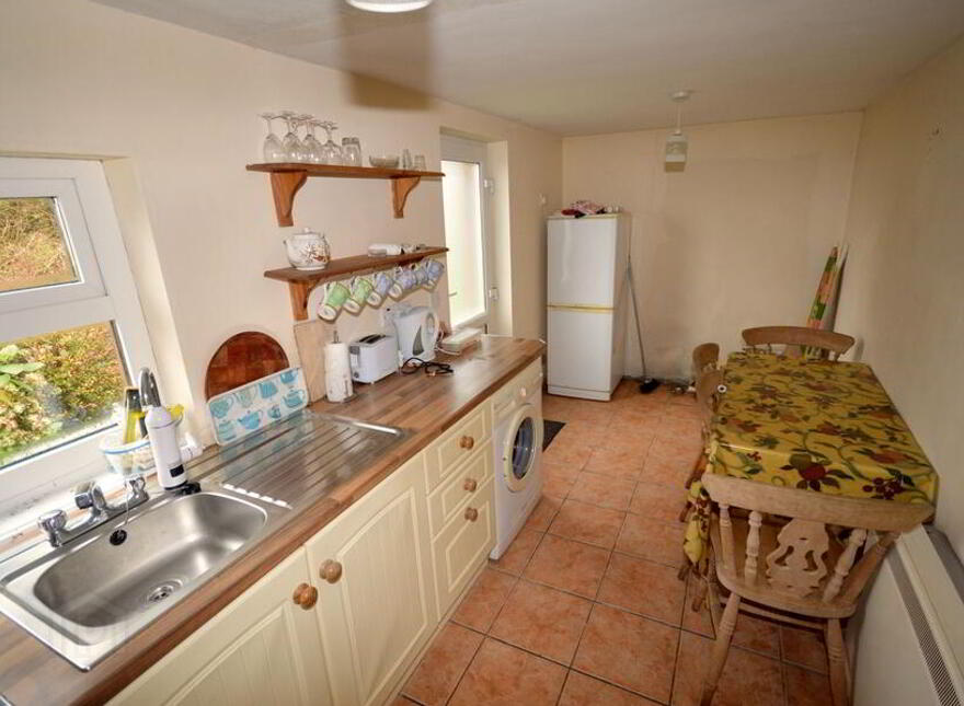 Meenabrock, Dunkineely, F94VY29