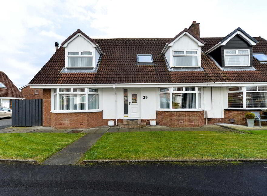 39 Hillview Road, Carrickfergus, BT38 8YW photo