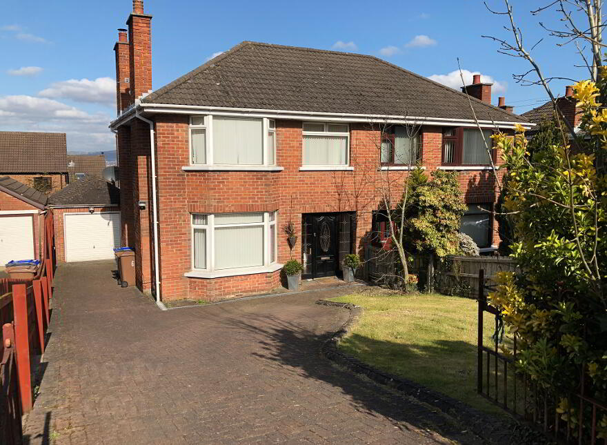 6 Glenview Gardens, Lower Braniel Road, Belfast, BT5 7LY photo