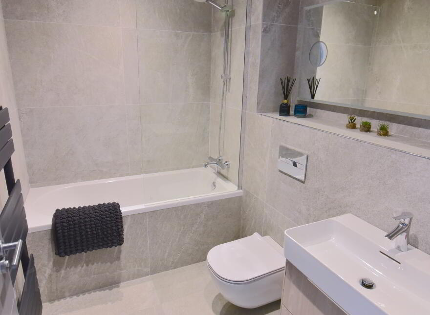 'Skerries' Dunluce View, 22 Dunluce Ave, Portrush, BT56 8DW