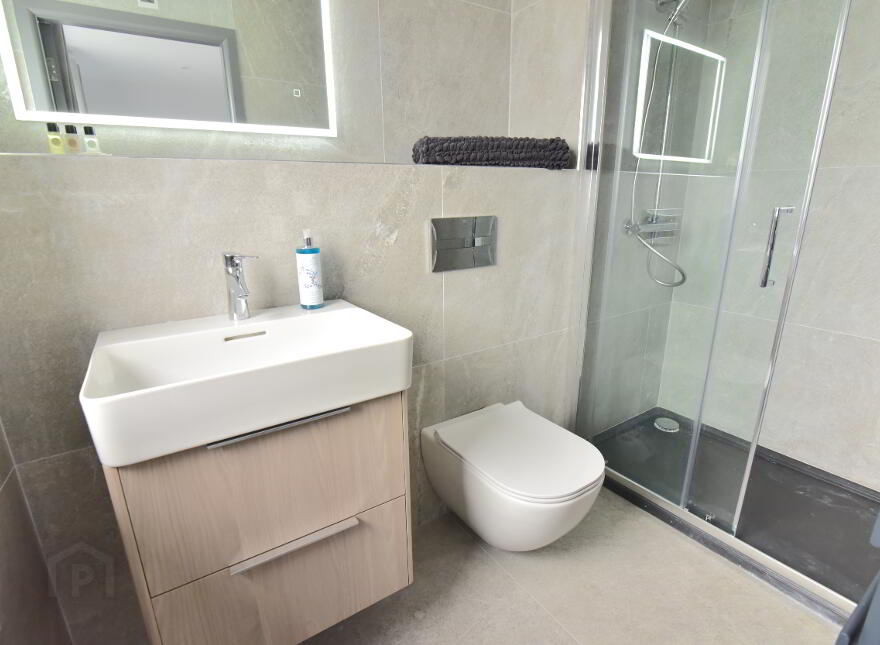 'Skerries' Dunluce View, 22 Dunluce Ave, Portrush, BT56 8DW
