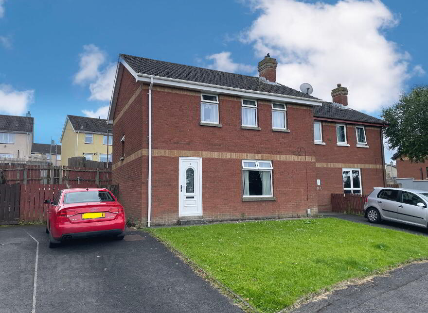 8 Curragh Walk, Derry / Londonderry, BT48 8HX photo