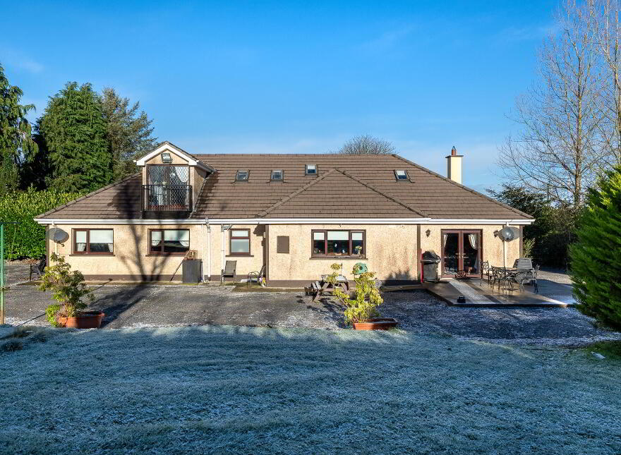 Labaun, Mount Temple, Moate, N37E953