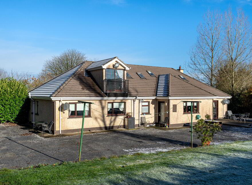 Labaun, Mount Temple, Moate, N37E953