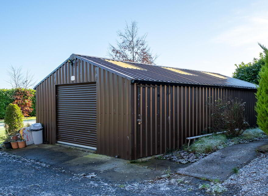 Labaun, Mount Temple, Moate, N37E953