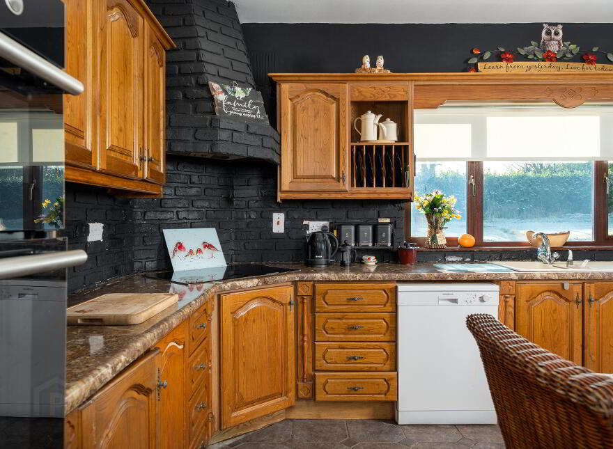 Labaun, Mount Temple, Moate, N37E953