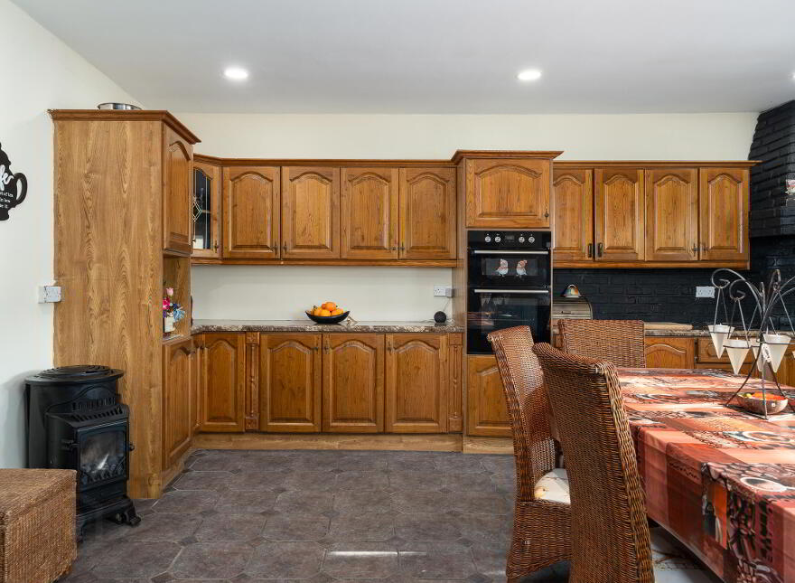 Labaun, Mount Temple, Moate, N37E953