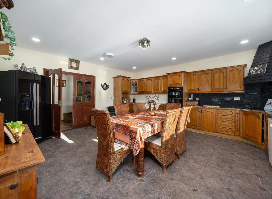 Labaun, Mount Temple, Moate, N37E953