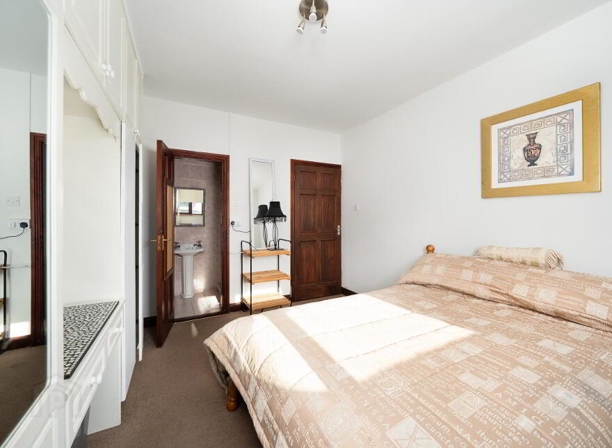 Labaun, Mount Temple, Moate, N37E953