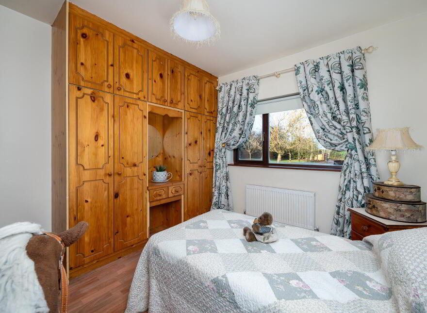 Labaun, Mount Temple, Moate, N37E953