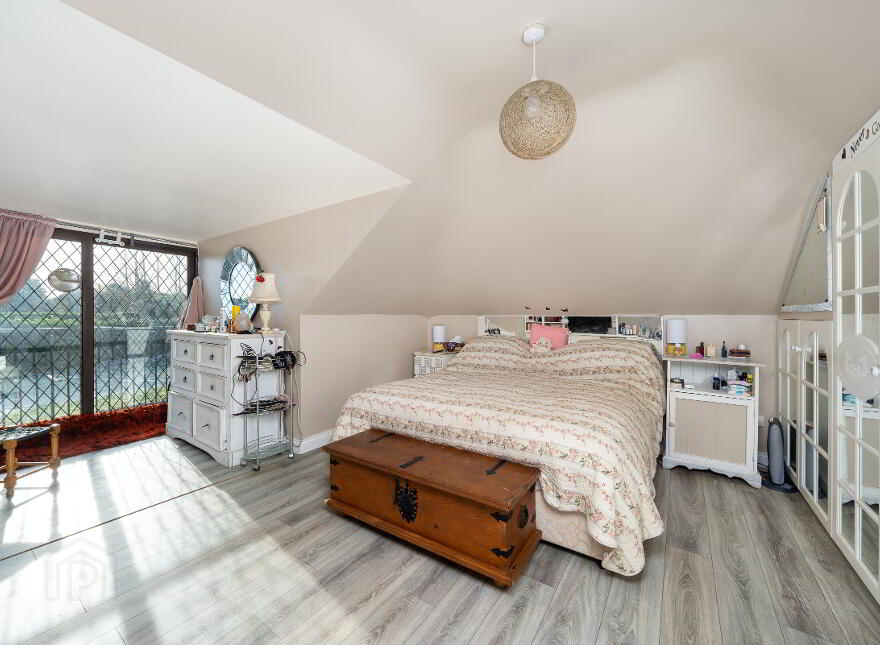 Labaun, Mount Temple, Moate, N37E953