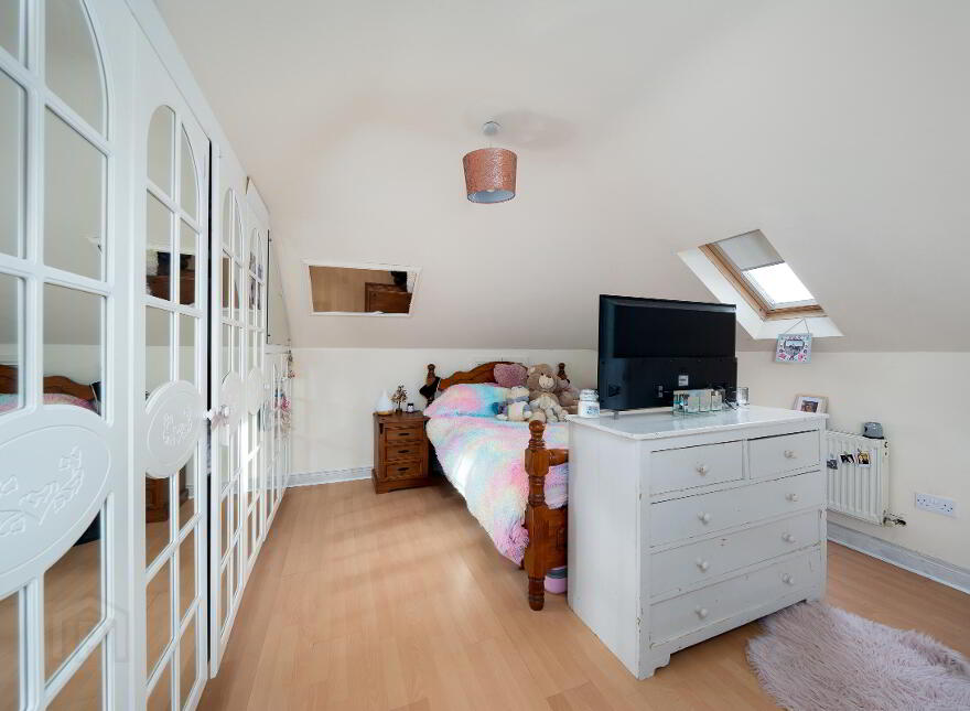 Labaun, Mount Temple, Moate, N37E953