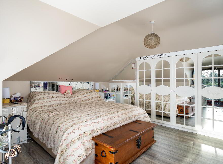 Labaun, Mount Temple, Moate, N37E953