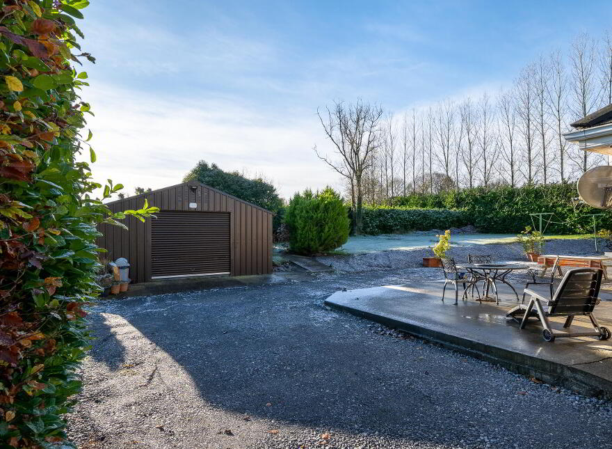 Labaun, Mount Temple, Moate, N37E953