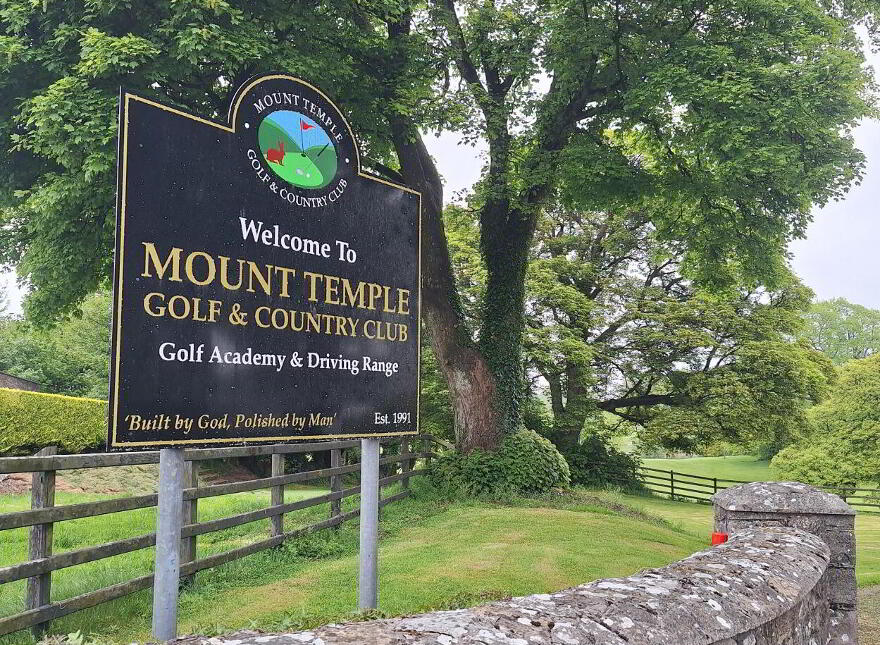 Labaun, Mount Temple, Moate, N37E953