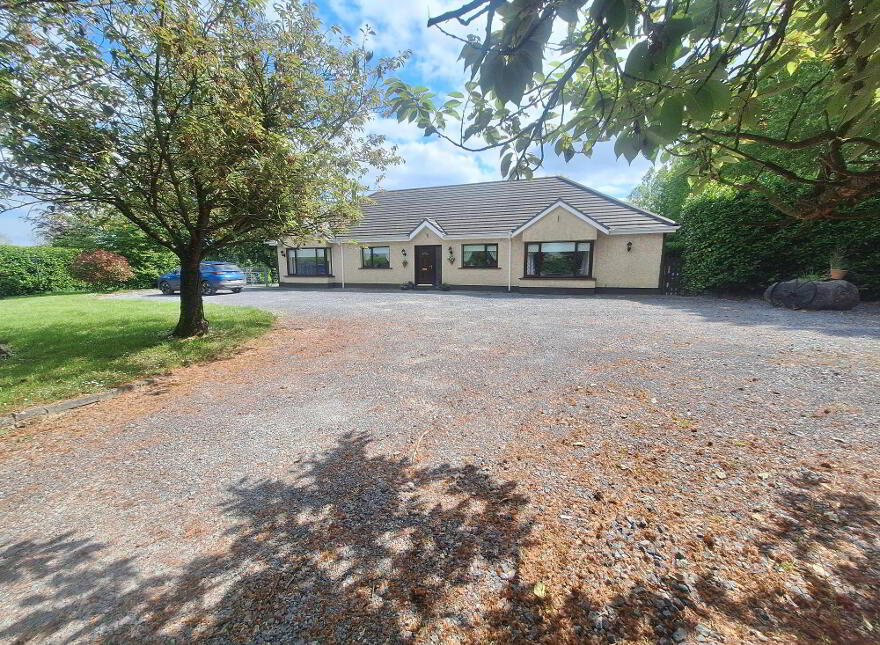 Labaun, Mount Temple, Moate, N37E953
