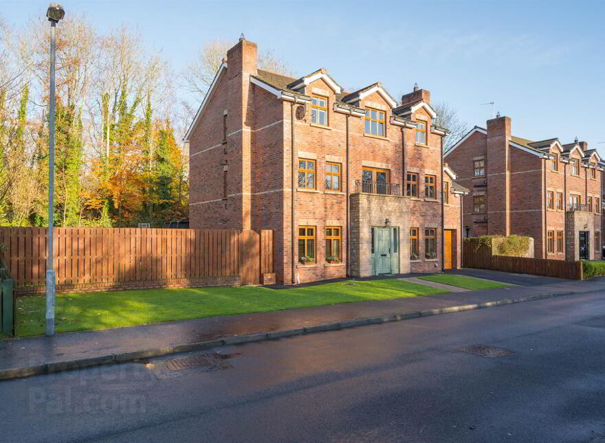 29 Old Golf Course Park, The Green, Dunmurry, Belfast, BT17 0FH photo