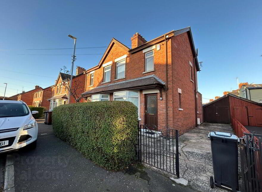 53 Holland Drive, Belfast, BT5 6EJ photo