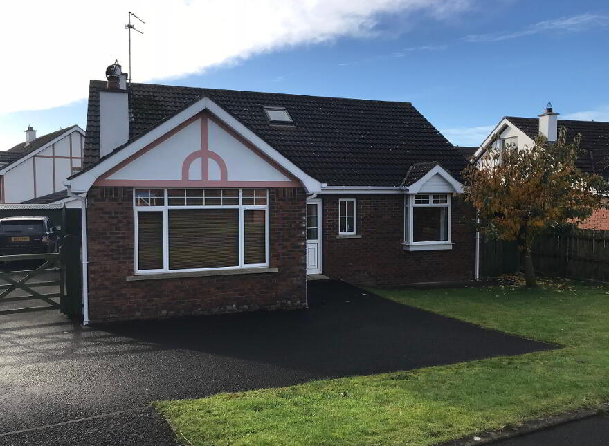10 Cromlech Court (STUDENT LET), Portstewart, BT55 7QU photo