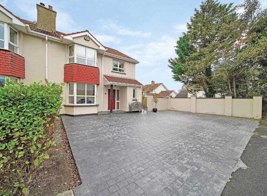 38 Whitethorn Park, Letterkenny, F92FK5R photo