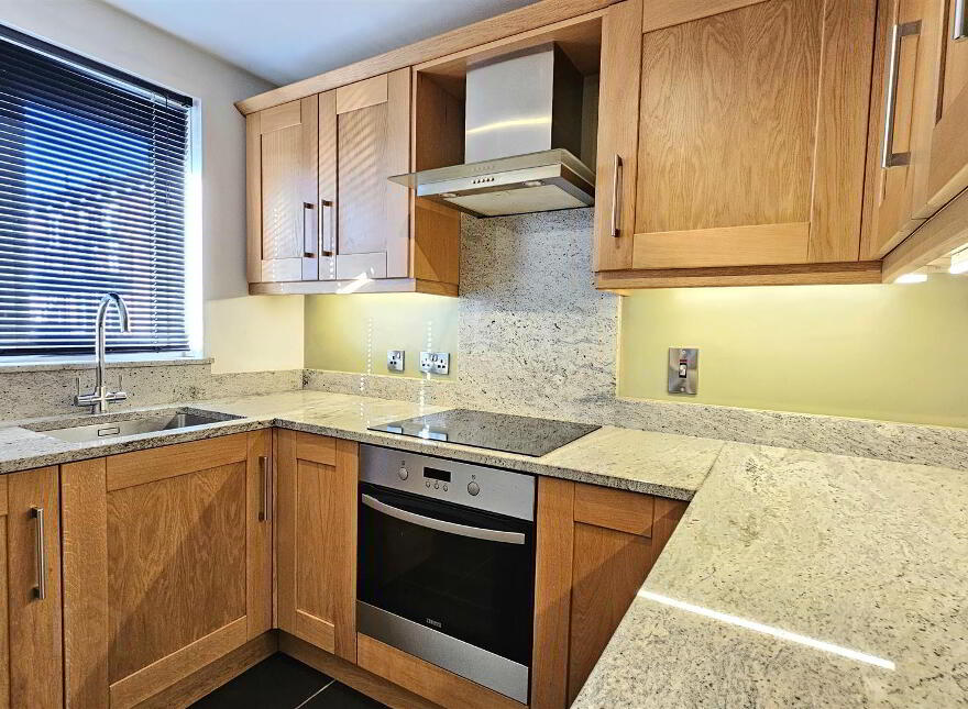 6d Glassillan Grove, Greenisland, BT38