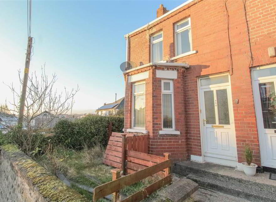 750 Upper Newtownards Road, Dundonald, Belfast, BT16 1RJ photo