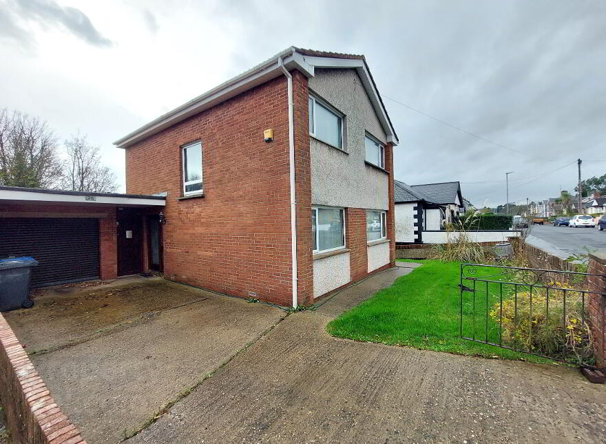 25 Ballynasilloe Avenue, Culmore Road, Derry, BT48 7SU photo