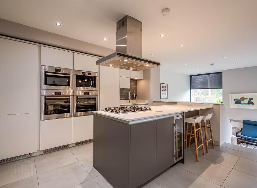 28 Malone Ridge, Belfast, BT9 5QW