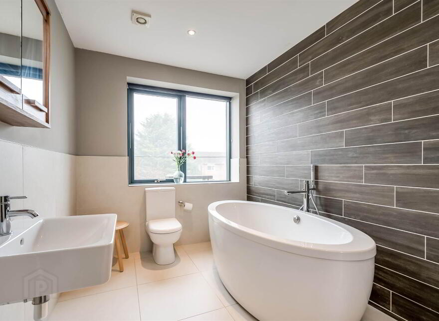 28 Malone Ridge, Belfast, BT9 5QW