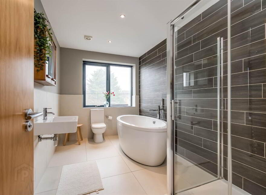 28 Malone Ridge, Belfast, BT9 5QW