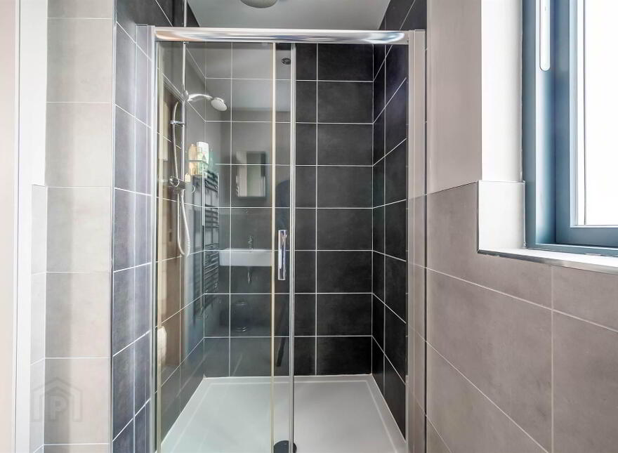 28 Malone Ridge, Belfast, BT9 5QW