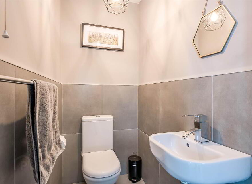 28 Malone Ridge, Belfast, BT9 5QW
