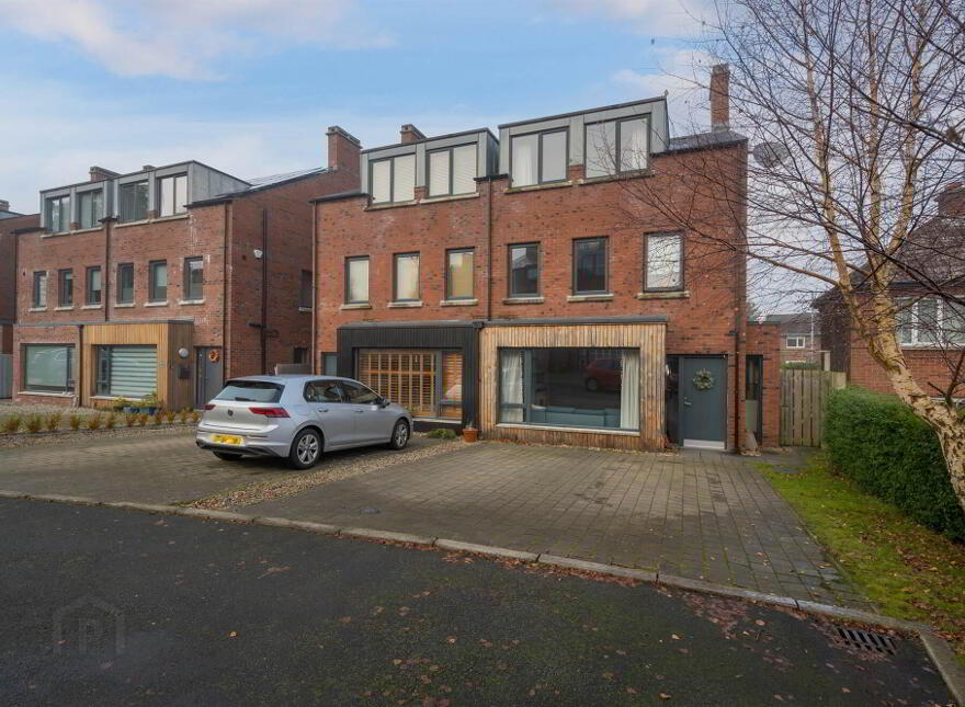 28 Malone Ridge, Belfast, BT9 5QW