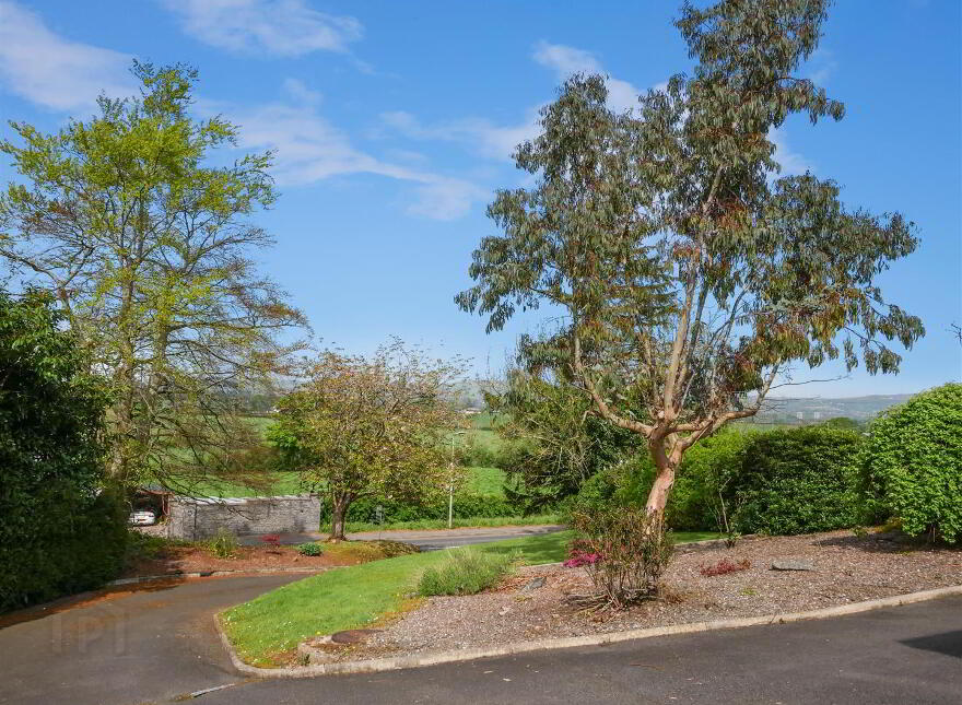 228 Hillhall Road, Lisburn, BT27 5JQ