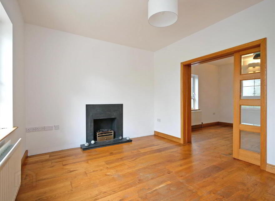 228 Hillhall Road, Lisburn, BT27 5JQ
