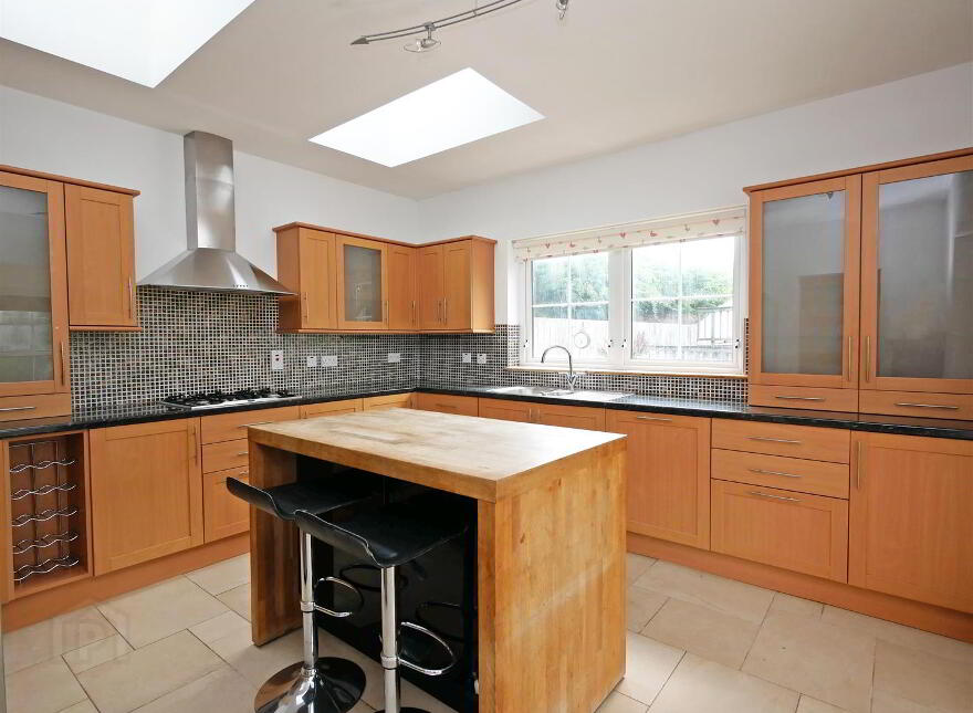 228 Hillhall Road, Lisburn, BT27 5JQ